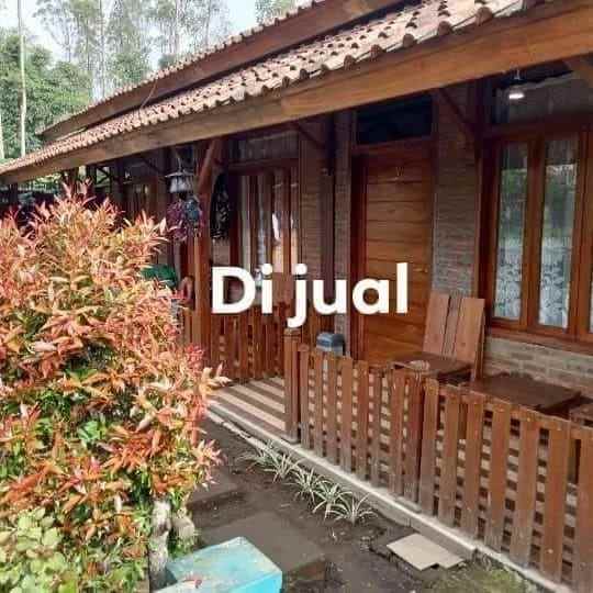 Dijual Villa Siap Huni Fully Furnished Lokasi Pinggir Jalan Utama