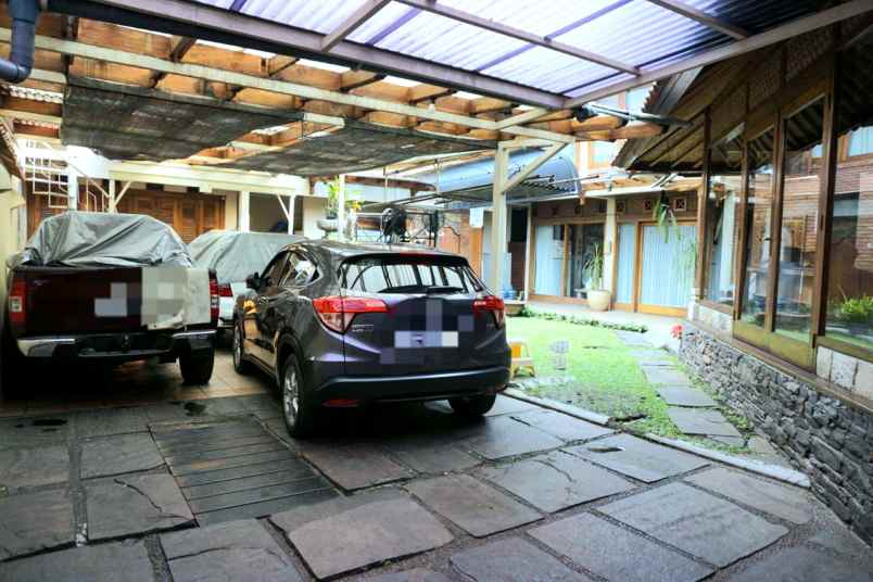 rumah klasik asri udara sejuk sayap dago bandung utara