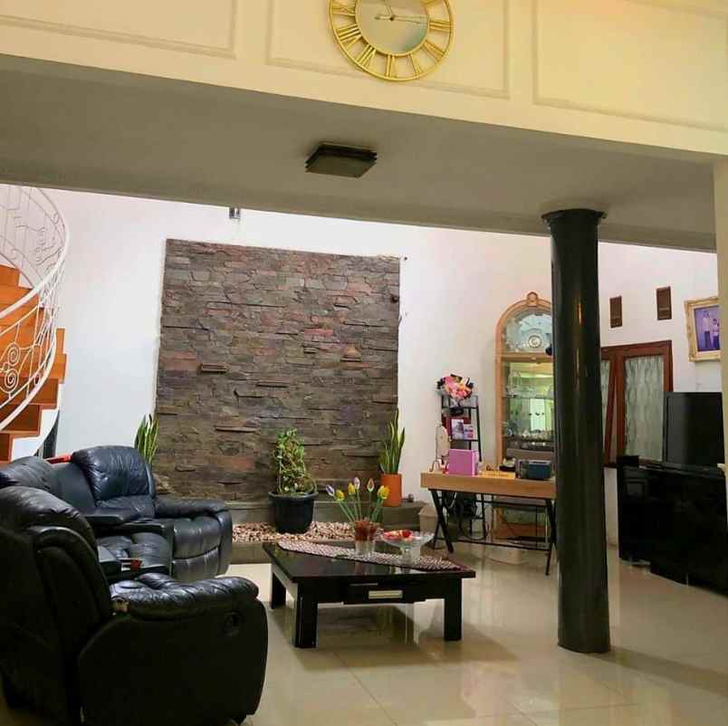 rumah komplek antapani dekat arcamanik bandung