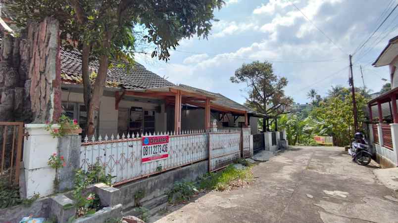 rumah komplek bukit cipageran lt luas shm