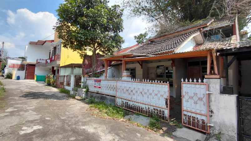 rumah komplek bukit cipageran lt luas shm