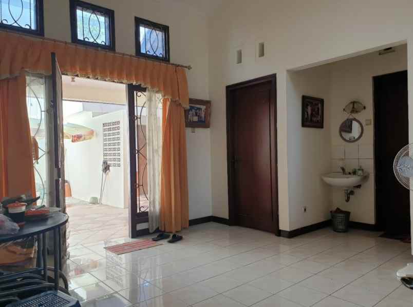 rumah kota baru parahyangan