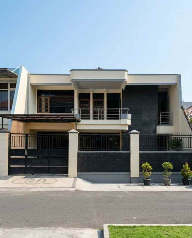 rumah lebak arum strategis butuh renov 2 7m