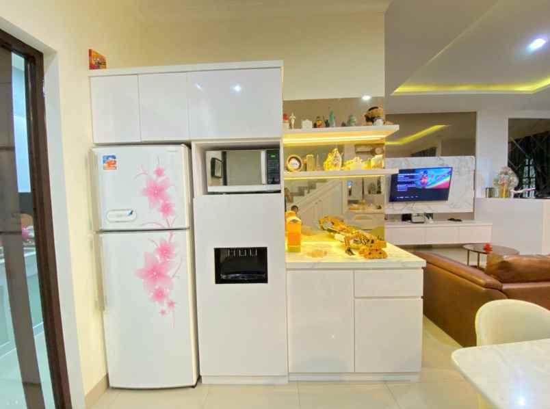 rumah lokasi strategis di area