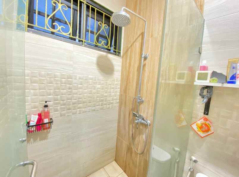 rumah lokasi strategis di area