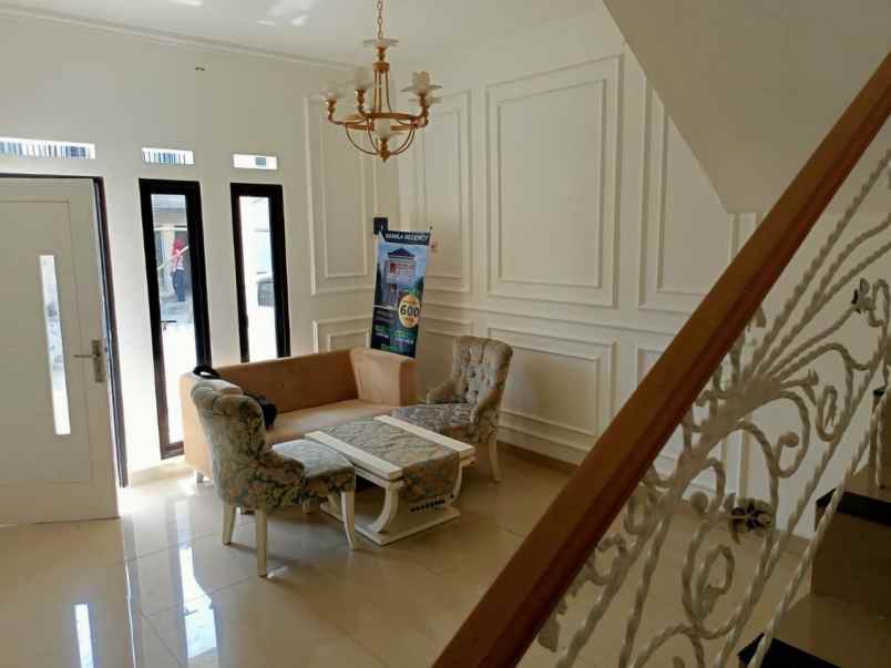 rumah lokasi strategis dijalan