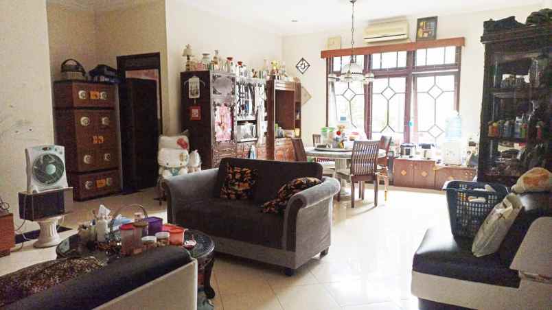 rumah manyar indah strategis siap huni