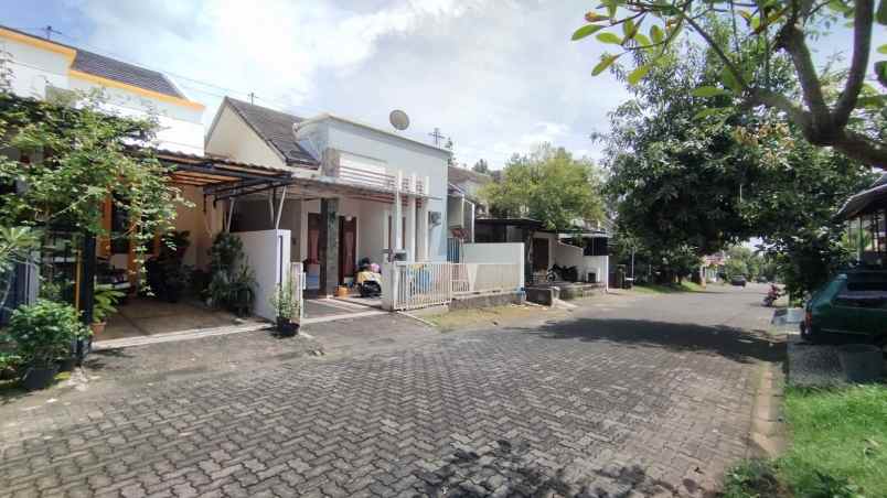 rumah mega residence banyumanik semarang