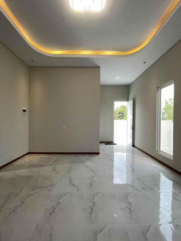 rumah mewah 2 lantai dekat ring road barat yogyakarta