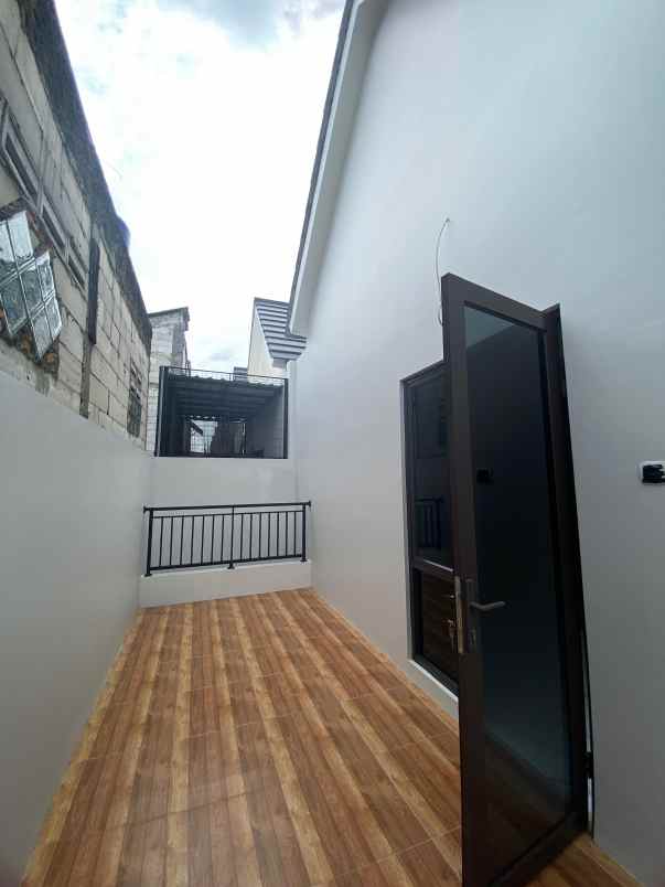 rumah mewah 2 lantai harga 900 jutaan di jatiasih