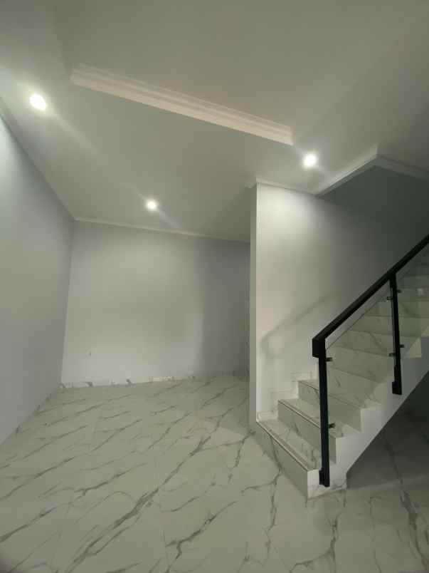 rumah mewah 2 lantai harga 900 jutaan di jatiasih