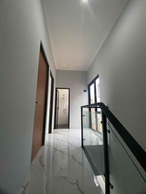 rumah mewah 2 lantai harga 900 jutaan di jatiasih