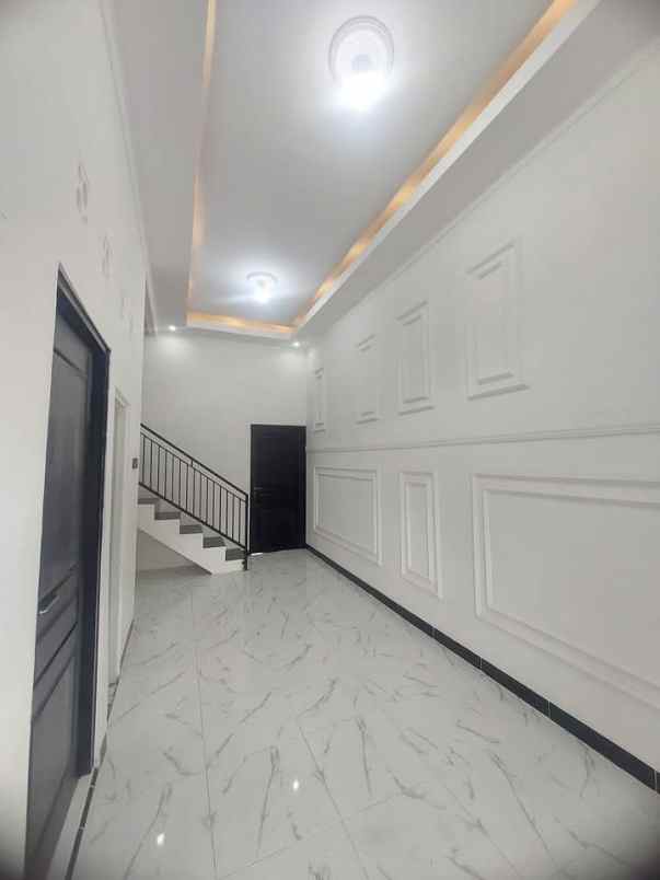 rumah mewah dua lantai daerah klipang semarang