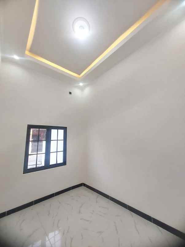 rumah mewah dua lantai daerah klipang semarang