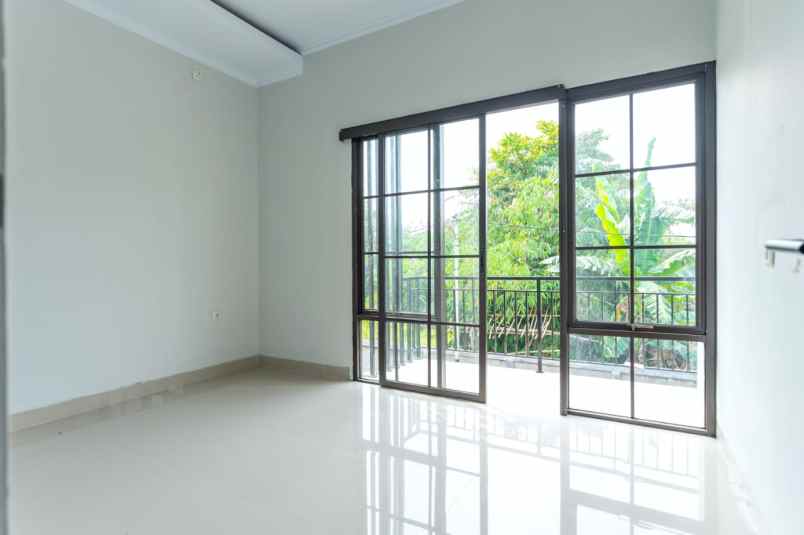 rumah minimalis 2 lantai siap huni hanya 5 juta all in