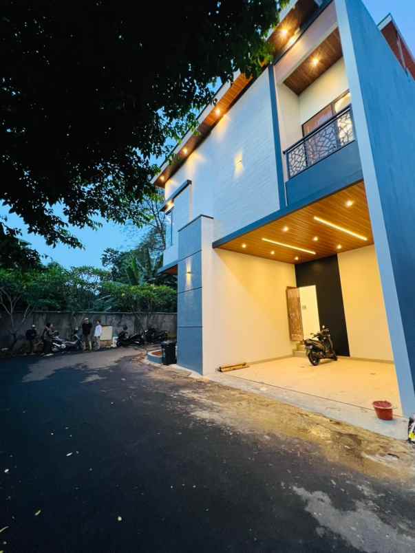 rumah modern kontemporer dalam cluster