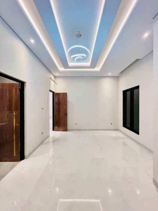 rumah modern kontemporer dalam cluster