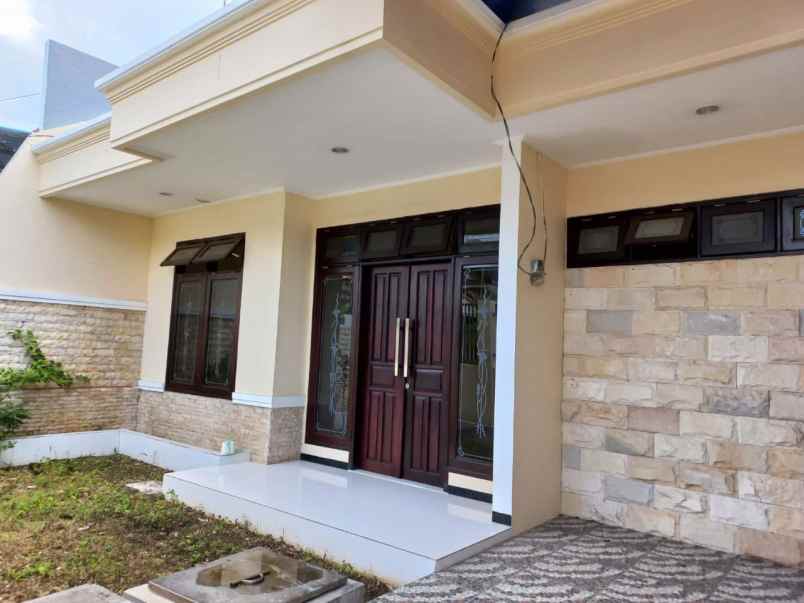 rumah mulyosari utara row jalan 2 mobil