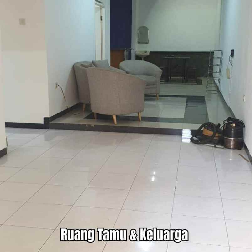 rumah nirwana eksekutif strategis siap huni