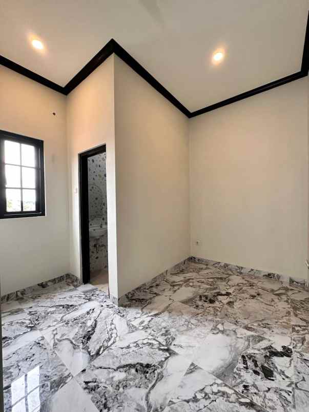 rumah non cluster readystock di cinere depok