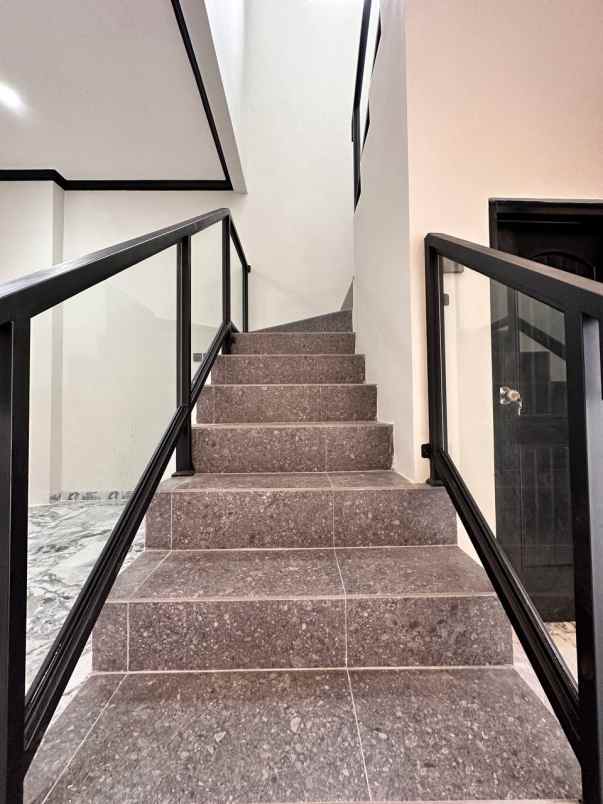 rumah non cluster readystock di cinere depok