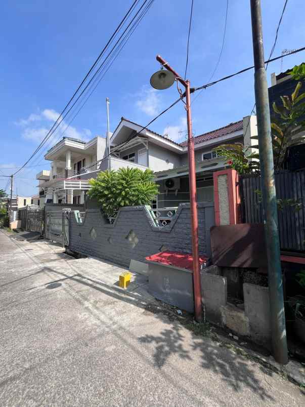 rumah rapi terawat di pondok hijau permai bekasi timur