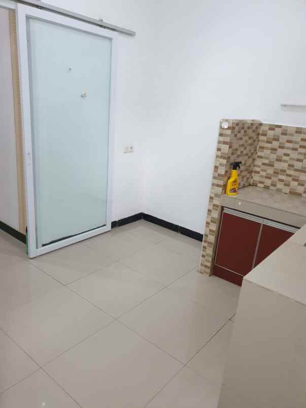 rumah second 1 5 lt dalam cluster di beji depok