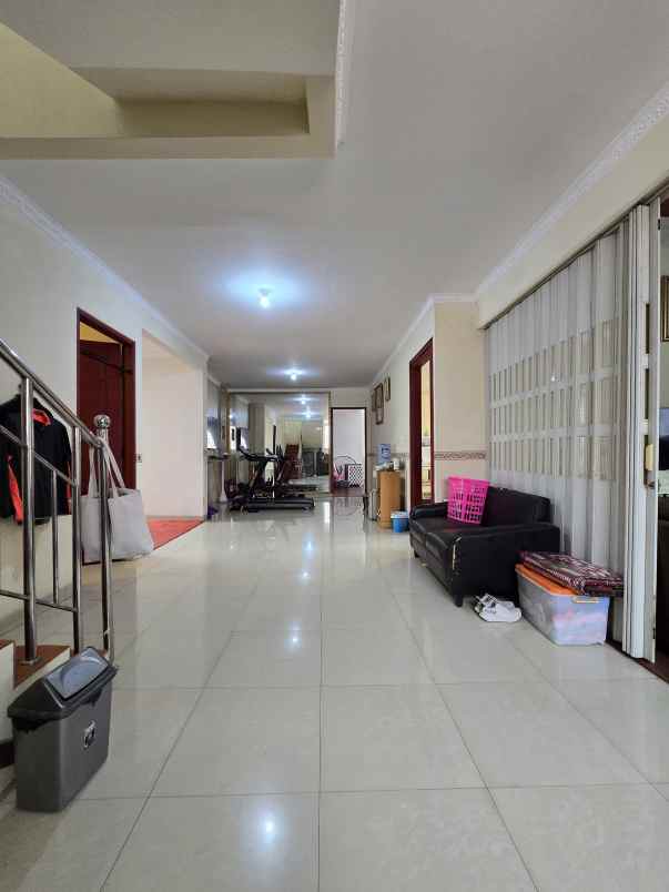 rumah second terawat non komplek di tebet jaksel