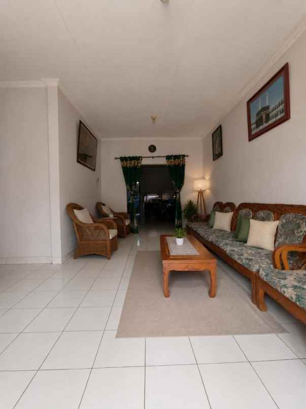 rumah secondary layak huni super strategis