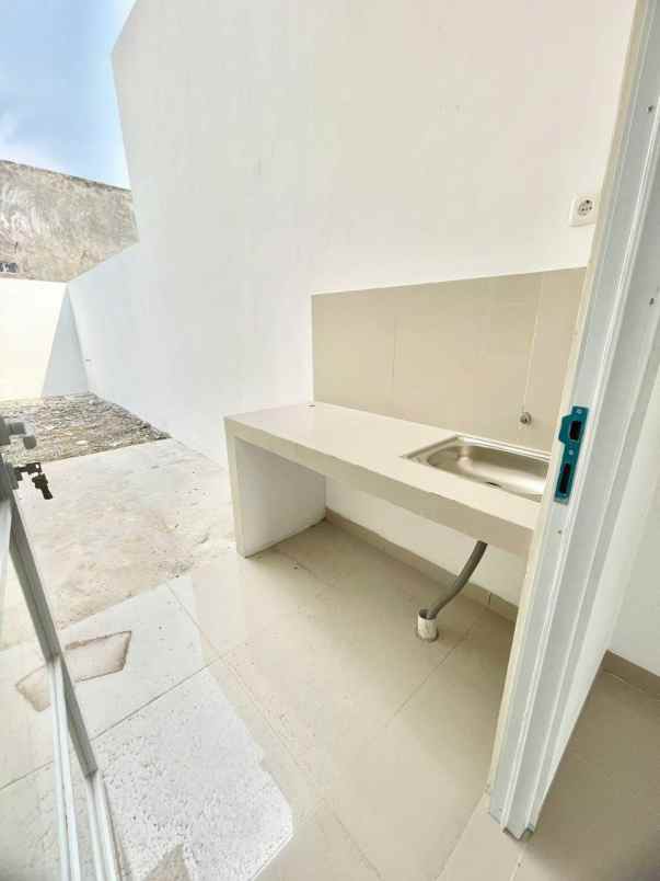 rumah siap huni dekat bundaran unpam