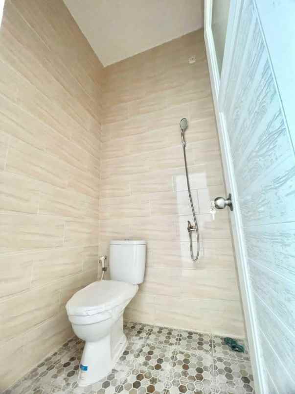 rumah siap huni dekat bundaran unpam