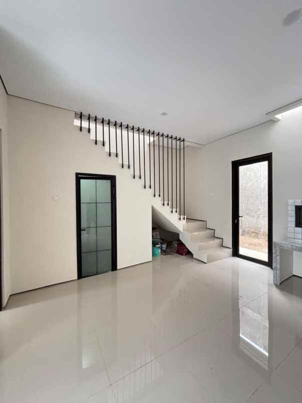 rumah siap huni di perumahan bukit nusa indah ciputat