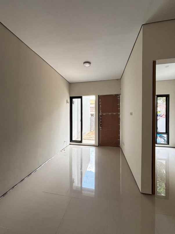 rumah siap huni di perumahan bukit nusa indah ciputat