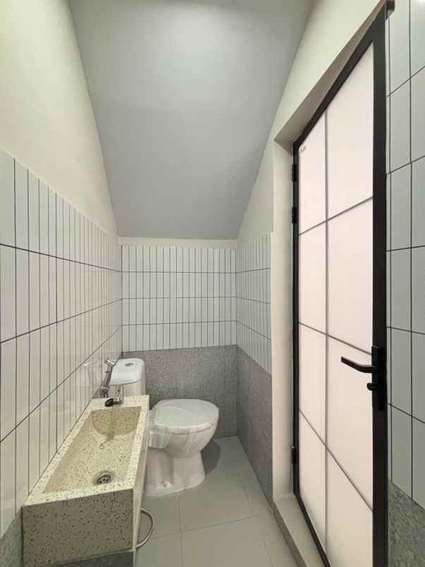 rumah siap huni di perumahan bukit nusa indah ciputat