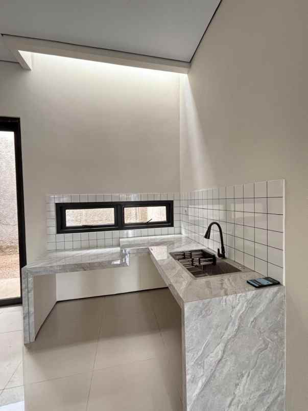 rumah siap huni di perumahan bukit nusa indah ciputat