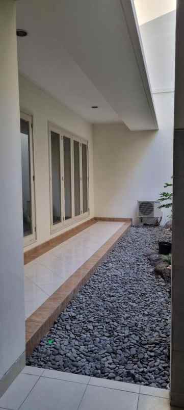 rumah siap huni di puri galaxy dekat dengan merr