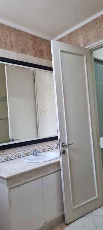 rumah siap huni di puri galaxy dekat dengan merr