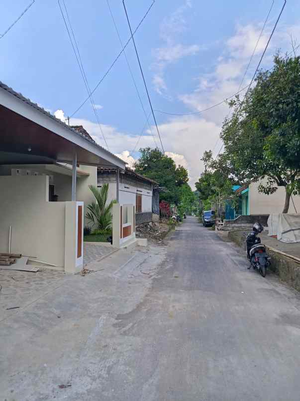 rumah siap huni di purwomartani dekat pasar sidorejo