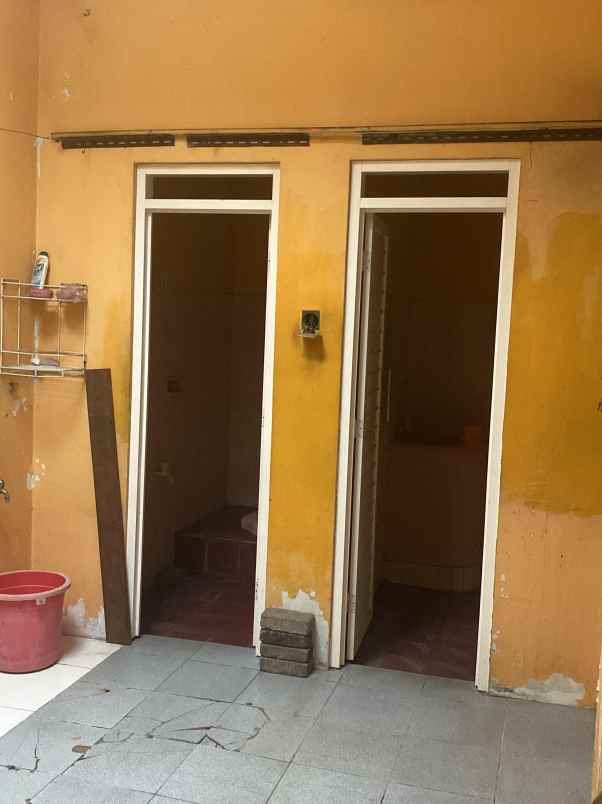 rumah siap huni dua lantai di majapahit semarang