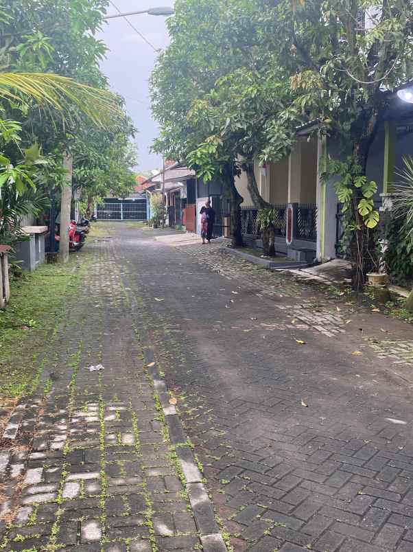 rumah siap huni dua lantai di majapahit semarang