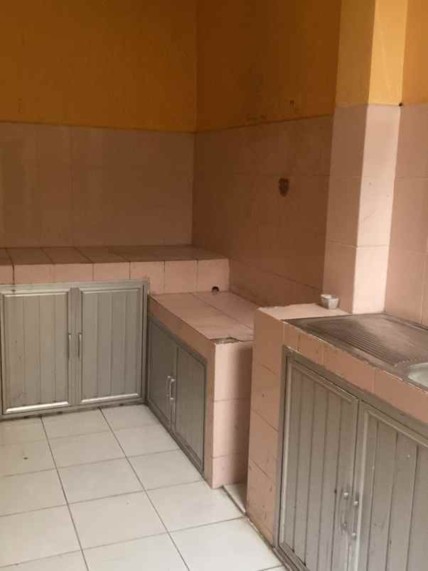 rumah siap huni dua lantai di majapahit semarang