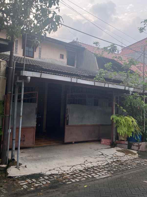 rumah siap huni dua lantai di majapahit semarang