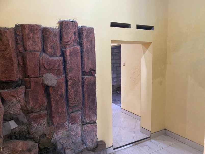 rumah siap huni selesi renovasi view sawah