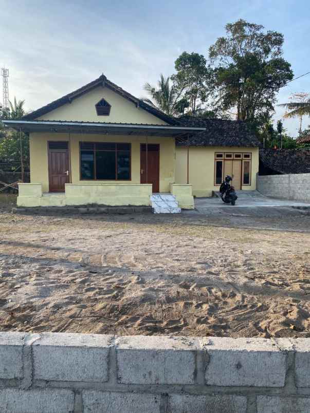rumah siap huni selesi renovasi view sawah
