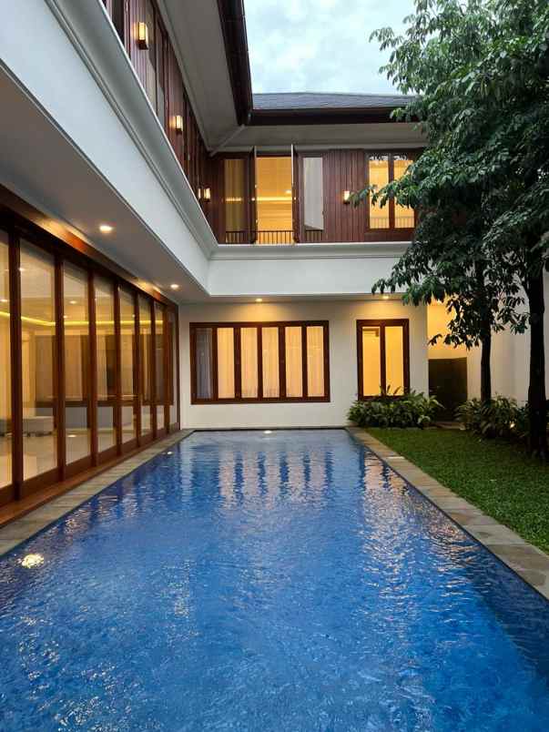 rumah super mewah di kemang dalam jakarta selatan