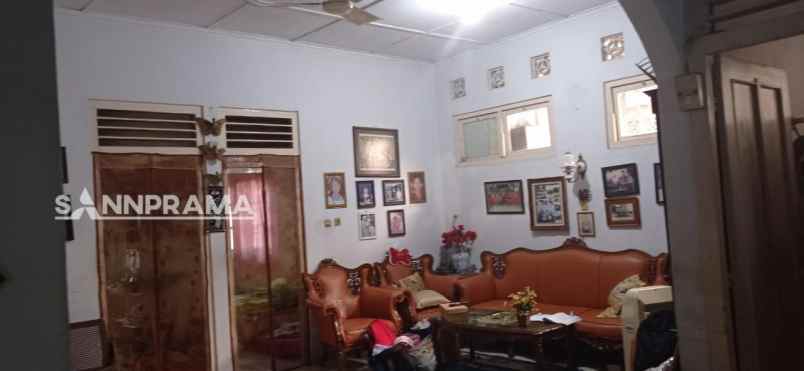 rumah tua hitung tanah cilandak strategis jaksel