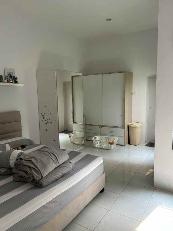 rumah villa bintaro tangerang selatan