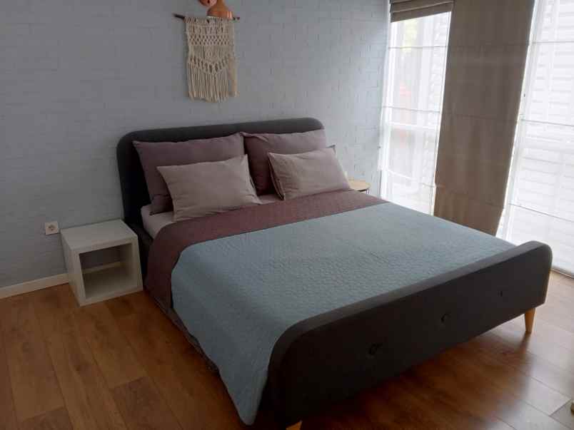 rumah villa dago bdg