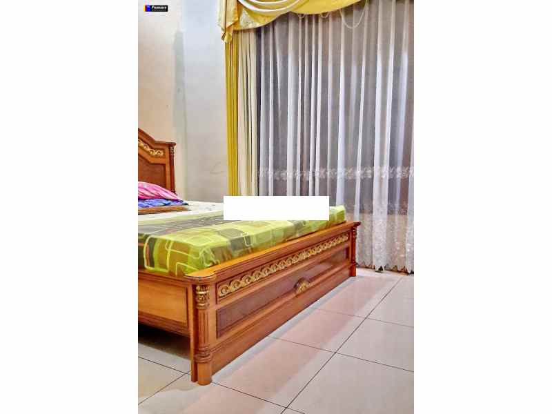 rumah villa permata gading