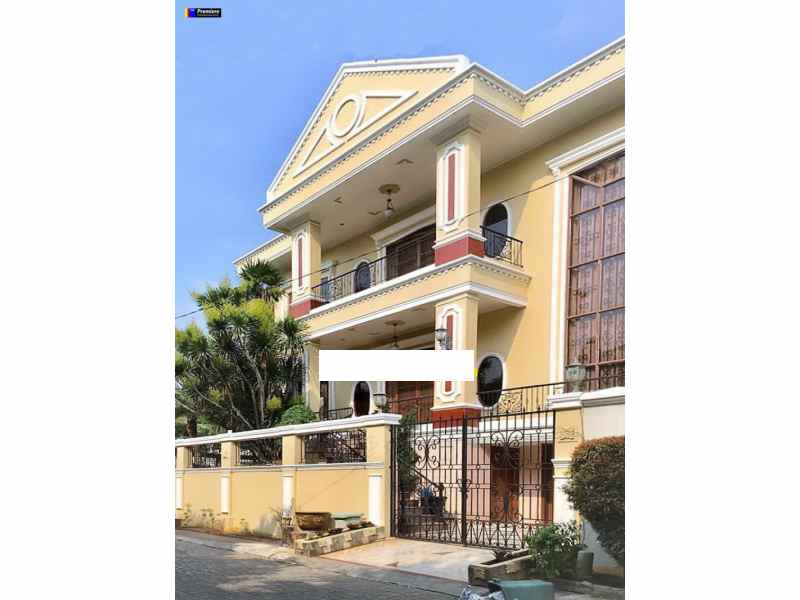 rumah villa permata gading